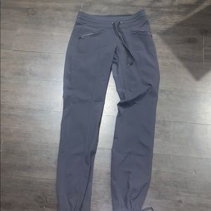 Athleta Jogger Pants Grey Full Length Sz XS EUC
